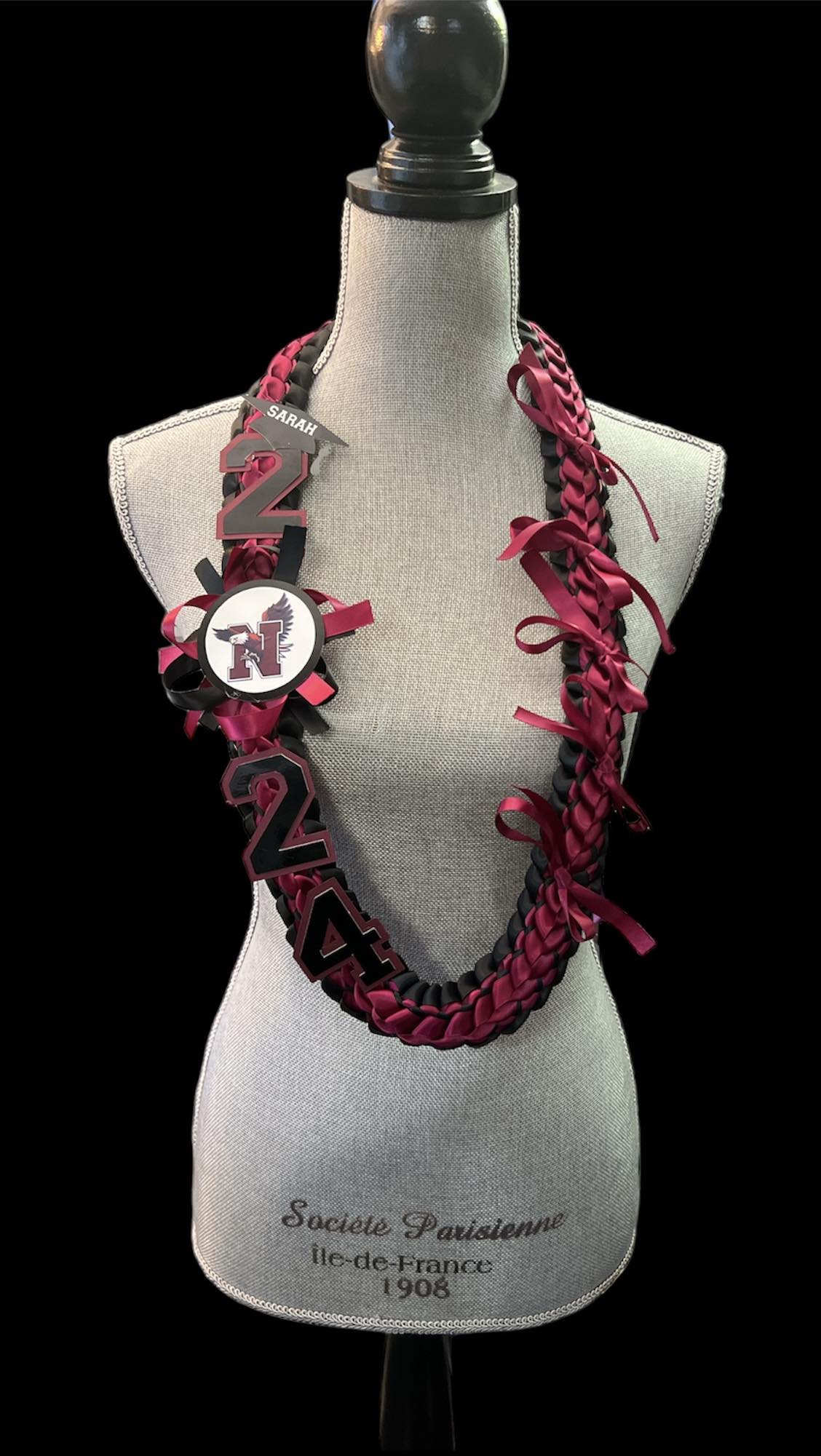 2025 Closed Graduation Lei